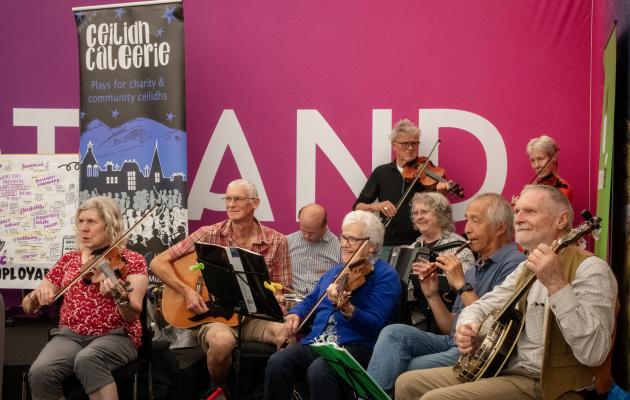 Folk band